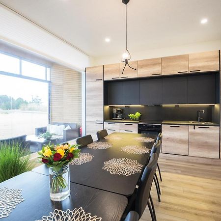 Apartment Aurinkoranta D3 Iso Huoneisto Merinaekymaellae 칼라조키 외부 사진